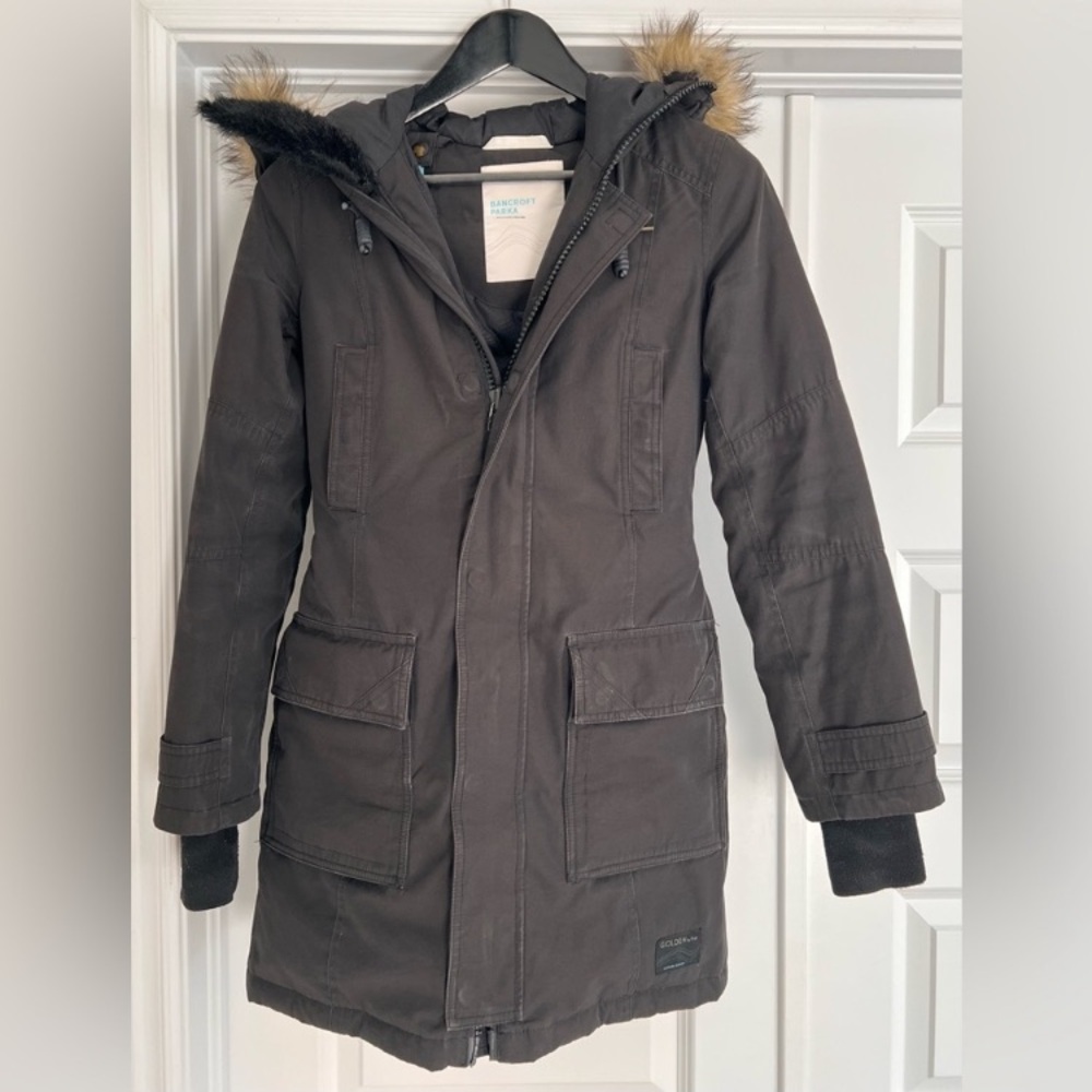 Aritzia Golden by TNA Bancroft Parka Altitude Series Goose Down -XS fitted